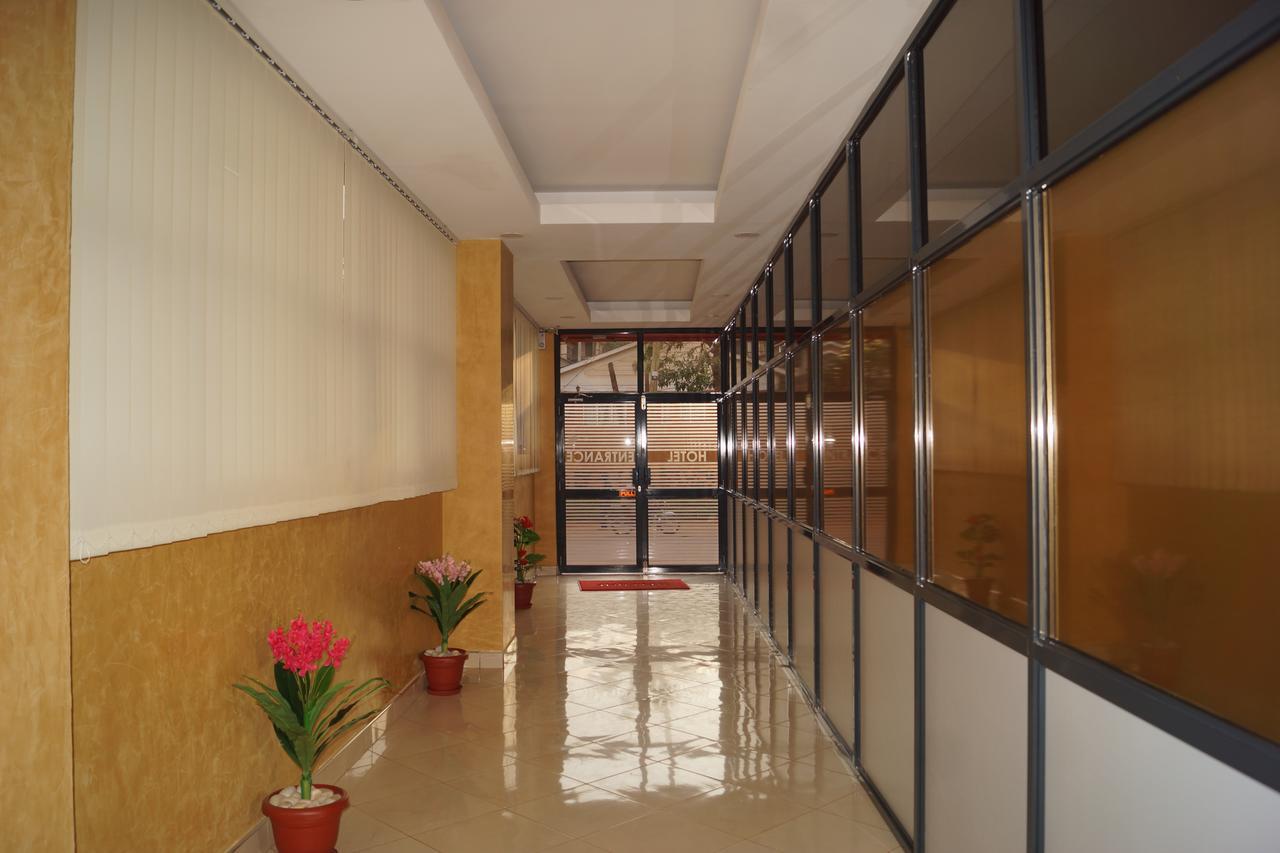 Hotel Ok Кампала Екстер'єр фото
