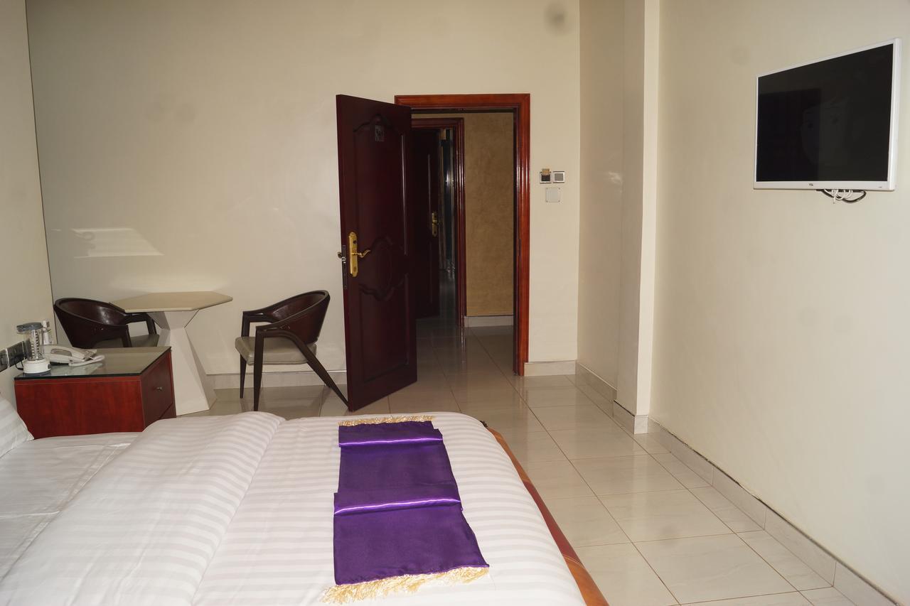 Hotel Ok Кампала Екстер'єр фото