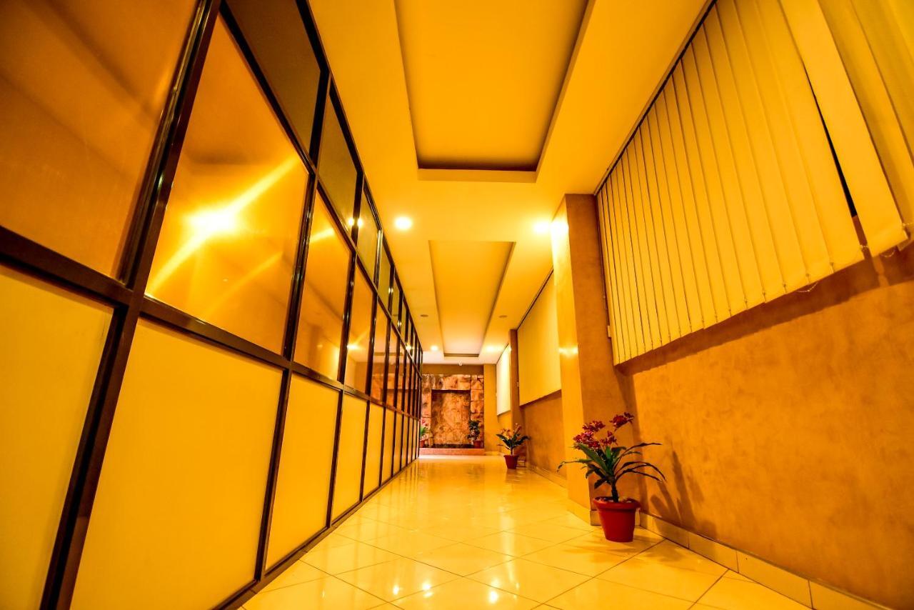 Hotel Ok Кампала Екстер'єр фото